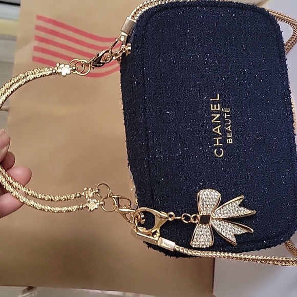 Chanel Beaute POUCH - Picture 12 of 14